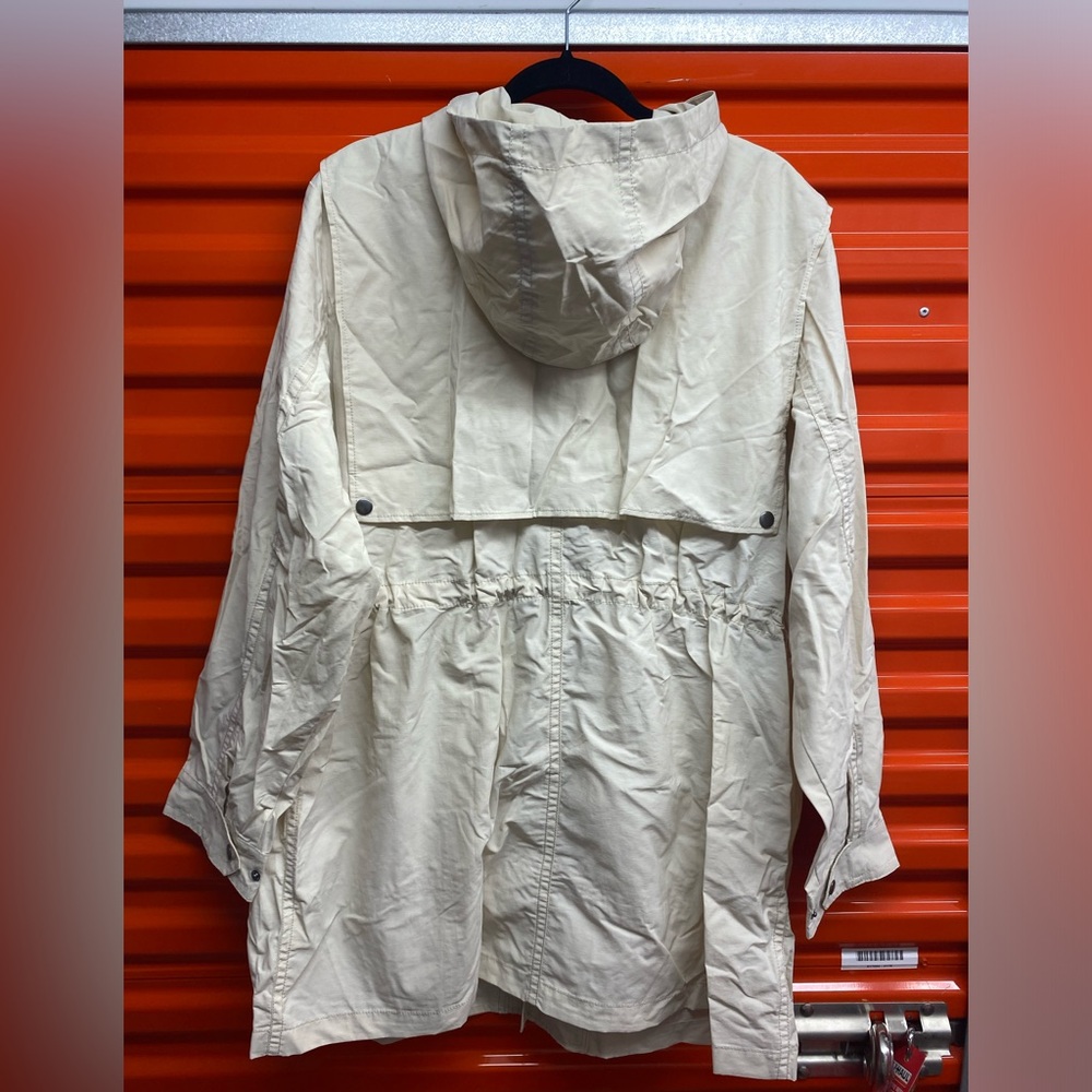 J Crew women’s lightweight rain jacket - Picture 4 of 10